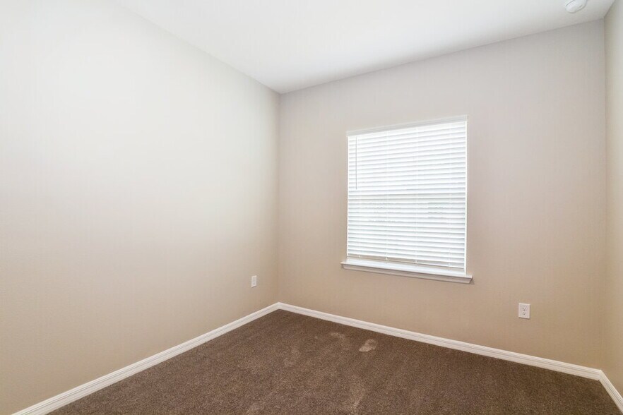 Building Photo - 406 Bay Oak Ln