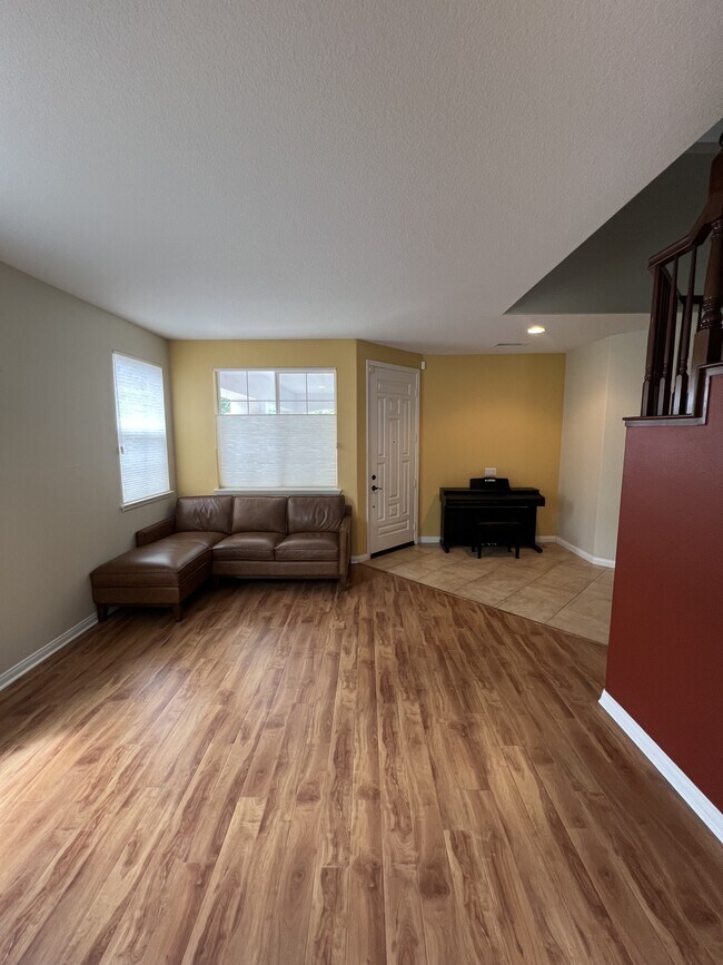 Building Photo - 42251 Harwick Ln