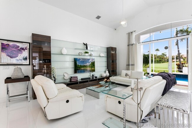 Building Photo - 8270 Spyglass Dr