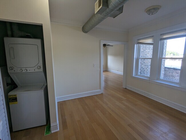 Building Photo - 3533 W Fullerton Ave