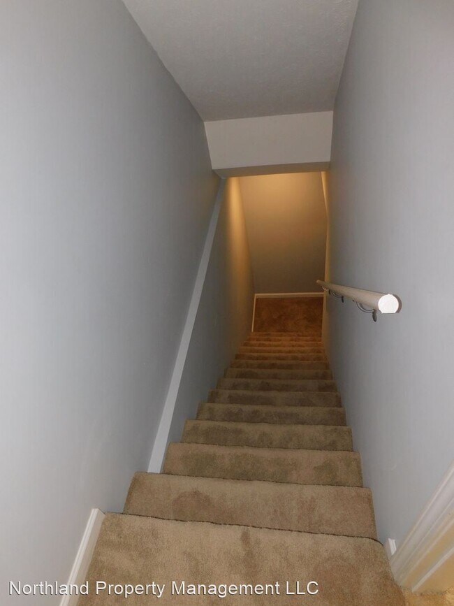 Building Photo - 2 br, 2.5 bath House - 1505 Kent #2