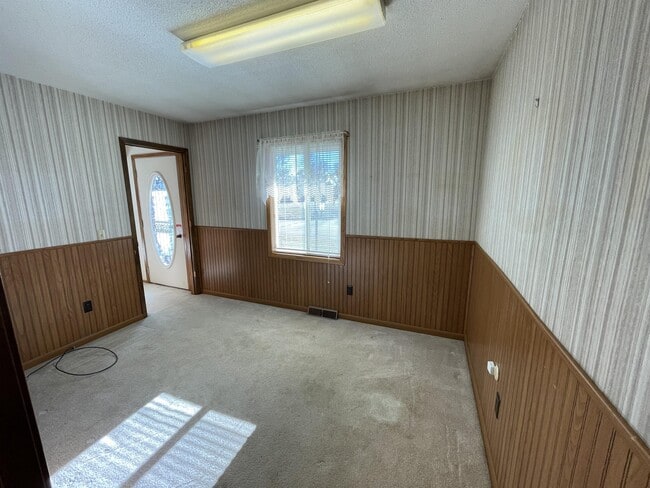 Building Photo - 1608 Mitchell Dr