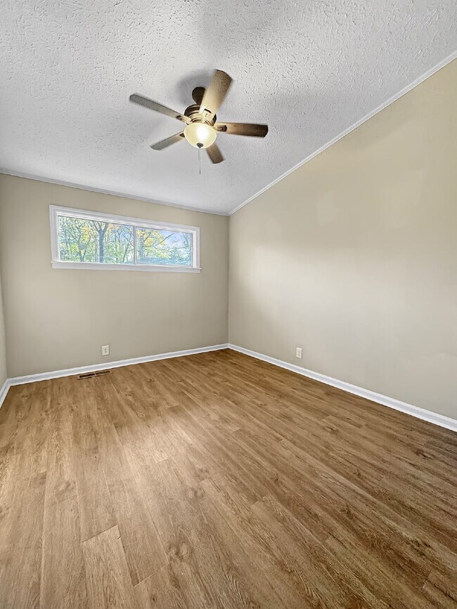 Building Photo - Newly Remodeled Home in the Heart of Gainesville – Available Now!