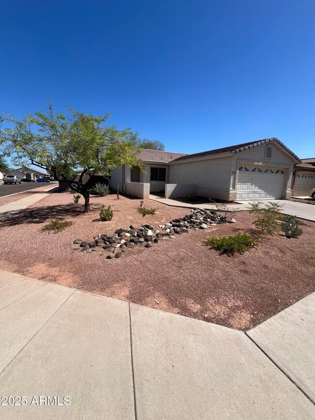 Primary Photo - 3814 W Dunbar Dr