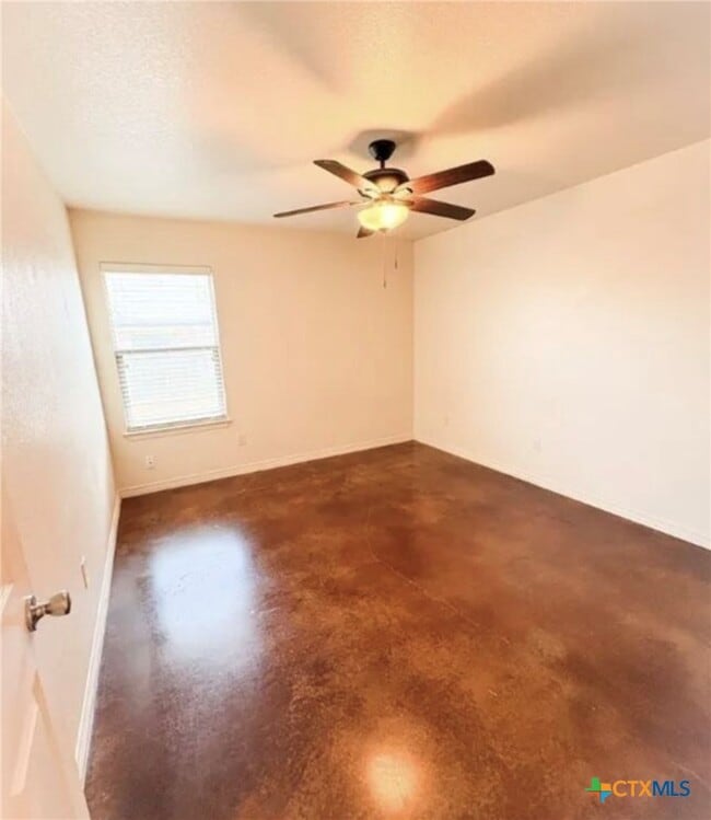Building Photo - 614 B Karey Dr