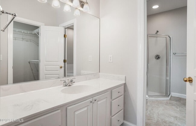 Building Photo - 2 Rockville Way