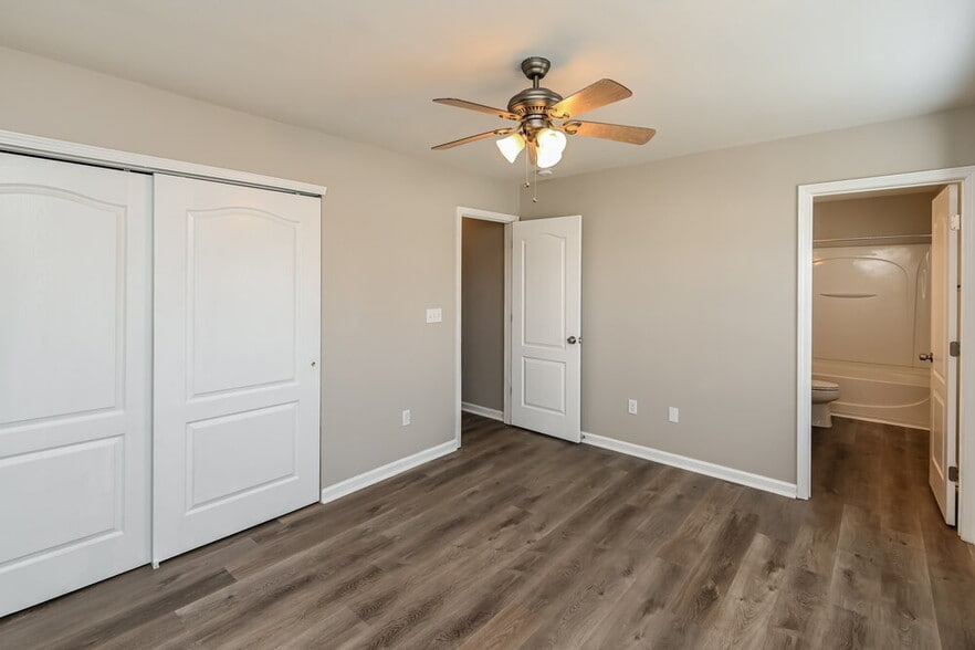 Building Photo - 10811 Carstairs St