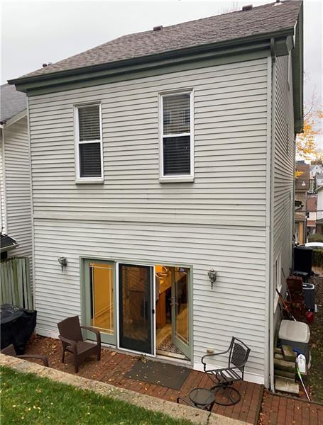 Building Photo - 221 Ulysses St