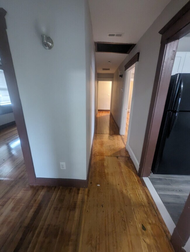 Building Photo - 89 Hubinger St