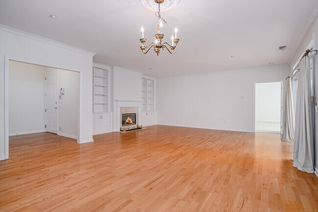 Building Photo - 82 Suzie Dr