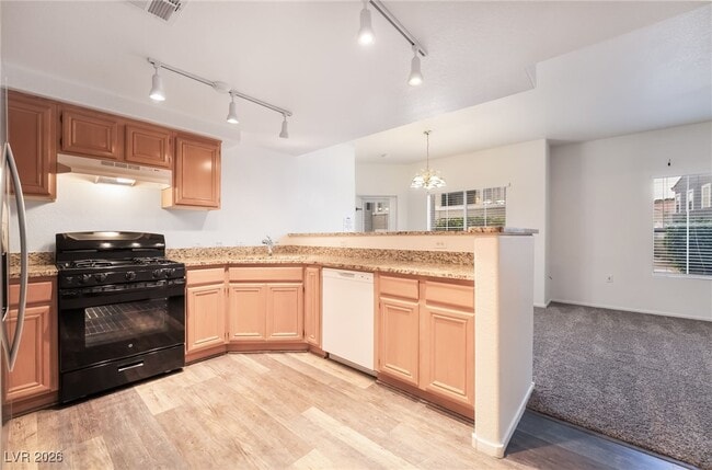 Building Photo - 10245 S Maryland Pkwy