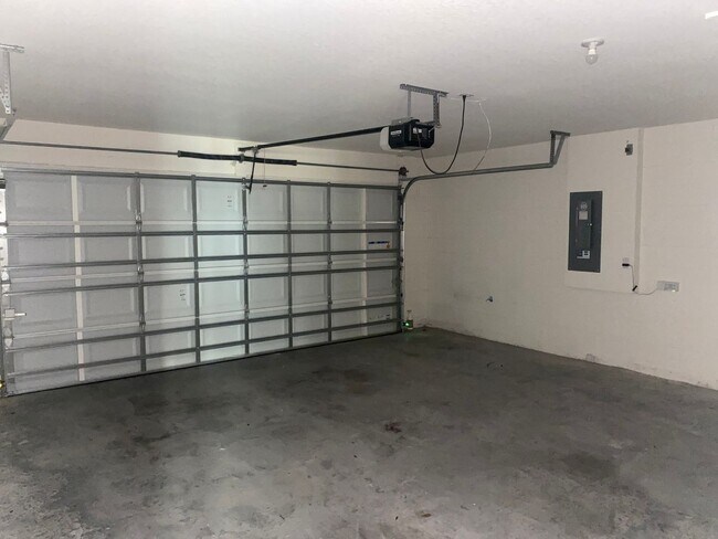 Building Photo - Beautiful 3/2 in Greystone Hills Gated Com...