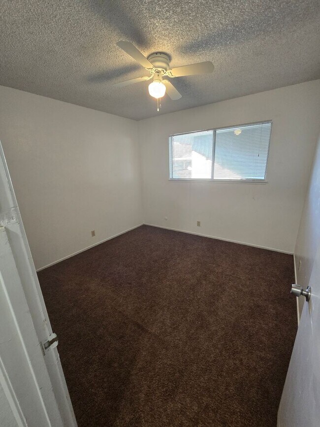 Building Photo - 4 Plex with a Carport Space