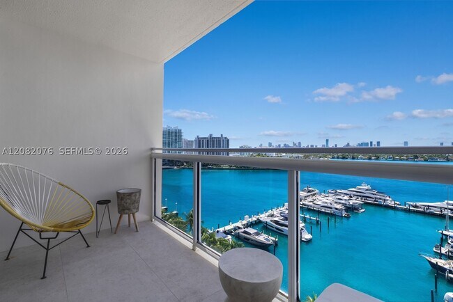 Building Photo - 1800 Sunset Harbour Dr