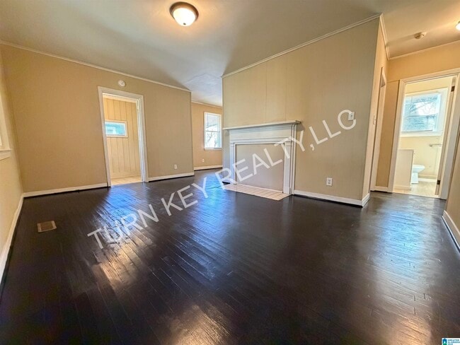 Building Photo - 305 McPherson Ave