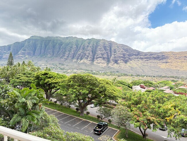 Building Photo - Makaha Valley Towers - One Bedroom