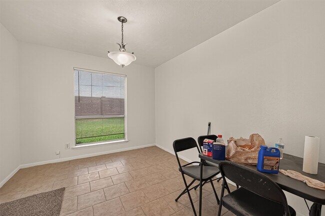 Building Photo - 2714 S Brompton Dr