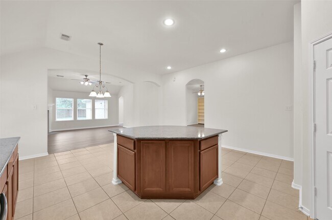 Building Photo - 10 Barker Ridge Ct