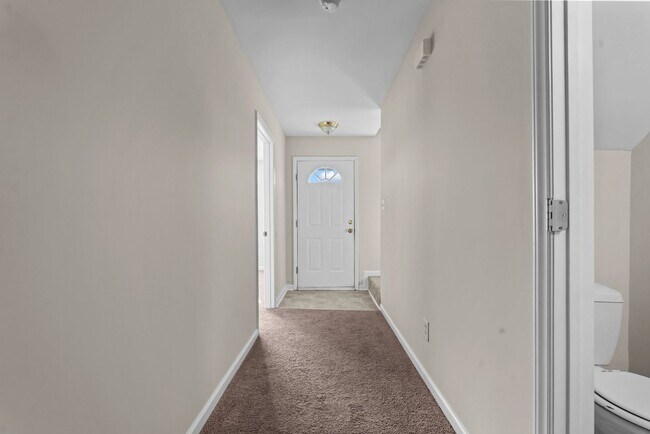 Building Photo - Charming 3-Bed 3.5-Bath Near Campbell University