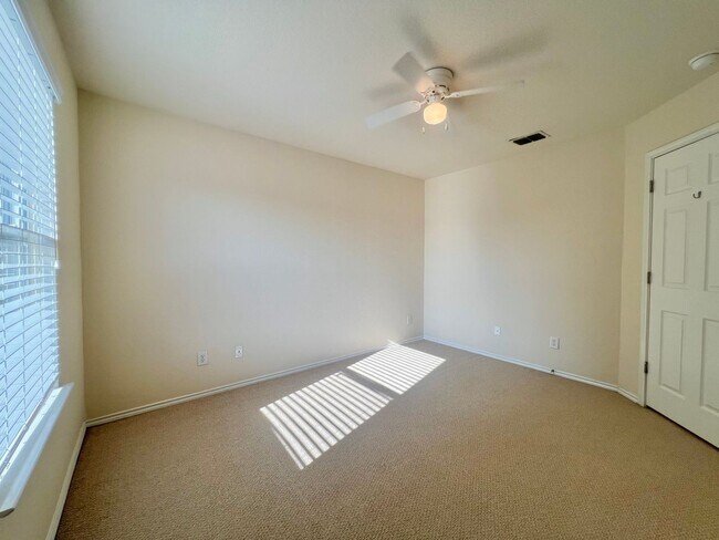 Building Photo - 11111 Dewberry Field