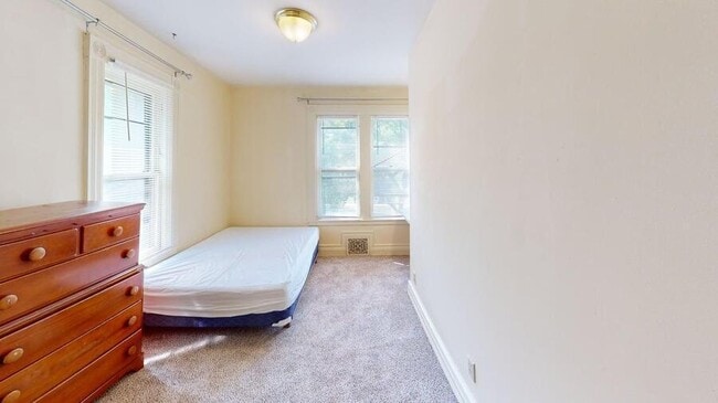 Building Photo - 319 Catherine St