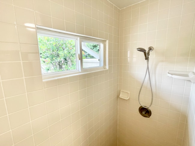 Building Photo - 6741 Hawaii Kai Dr