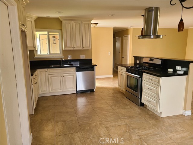 Building Photo - 15720 Rose Ln
