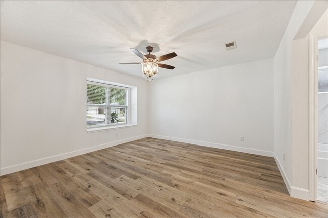 Building Photo - 16710 Barkentine Ln