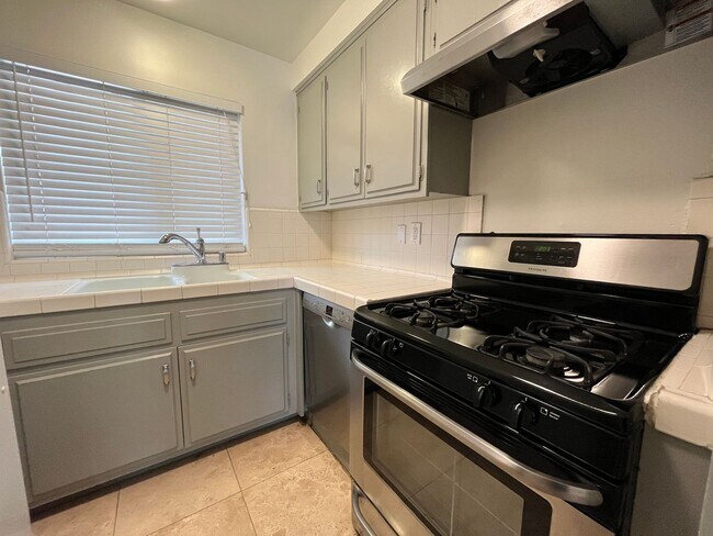 Building Photo - Newly updated bright two-story townhome...