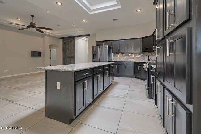 Building Photo - 14805 Holly Springs