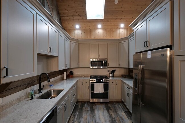 Building Photo - 23 Winter St