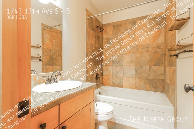 Building Photo - 1743 13th Ave S