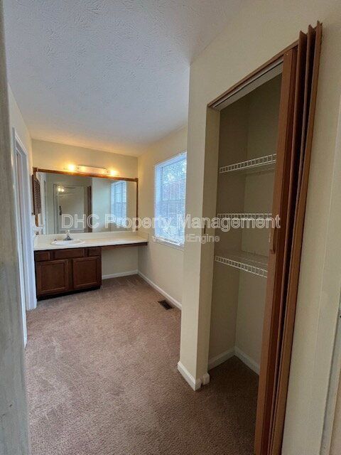 Building Photo - 1183 Red Oak Cove