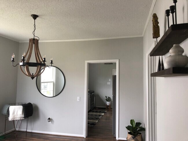 Building Photo - 1623 S State St