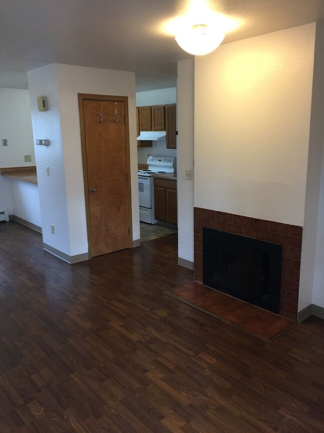 Building Photo - South Anchorage beautiful ground level 2be...