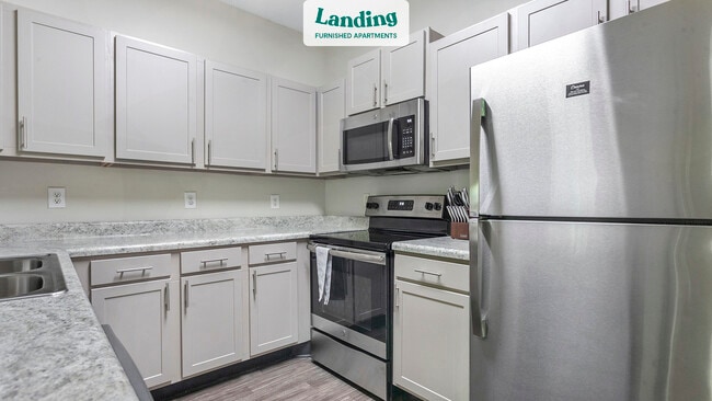 Building Photo - 900 Crowne Park Dr