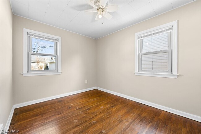 Building Photo - 2438 Brookdale Ave