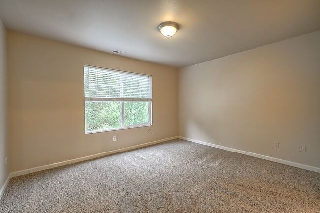 Building Photo - 3Bd/2.5Ba Snoqualmie Home