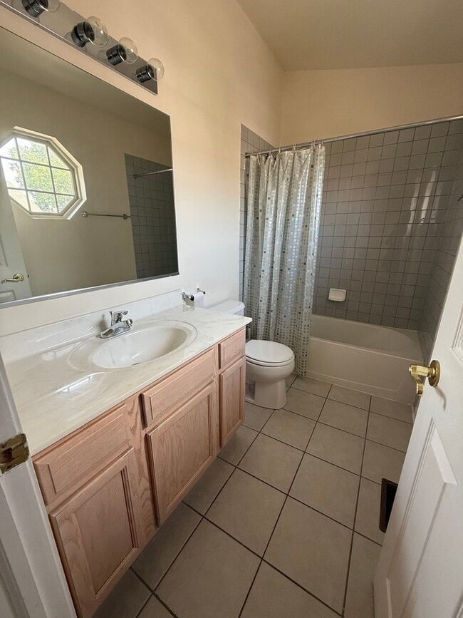 Building Photo - 554 Prestwick Ln