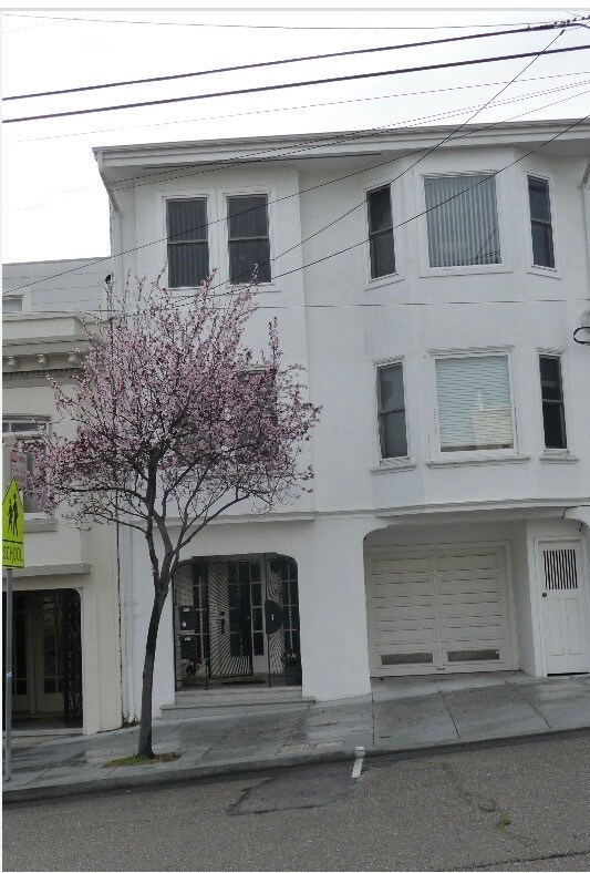 Building Photo - 681 40th Ave