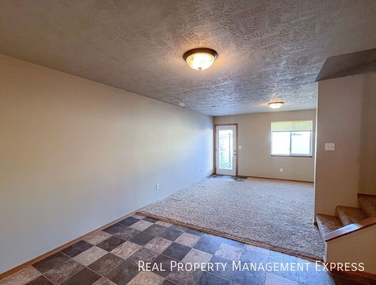 Building Photo - 3604 W 93rd St