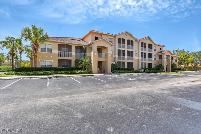 Building Photo - 9005 Colby Dr