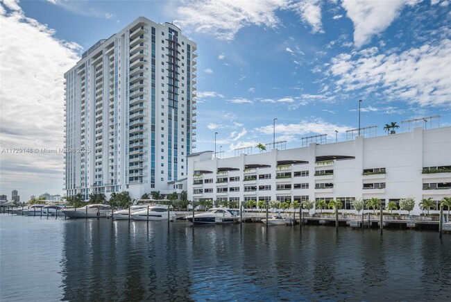 Building Photo - 17111 Biscayne Blvd