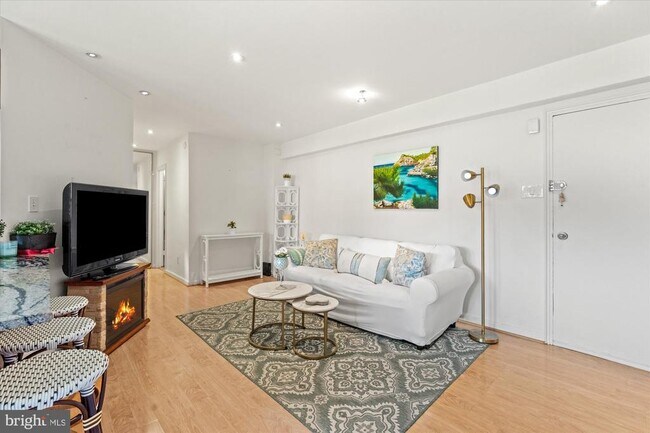 Building Photo - 2500 Q St NW