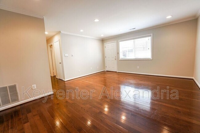 Building Photo - 1107 N Taylor St