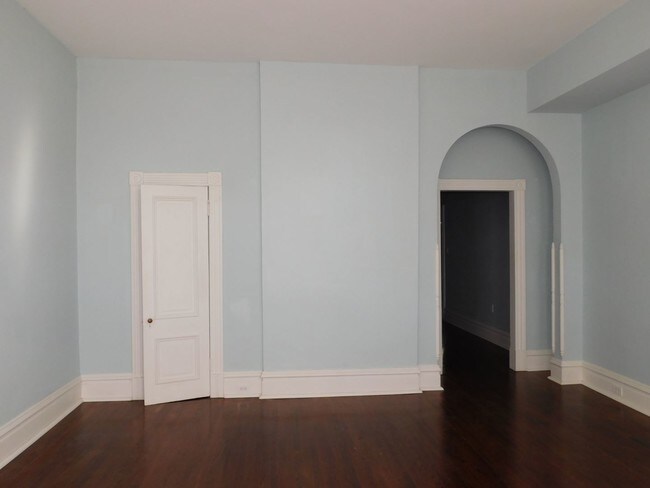 Building Photo - 309 7th St