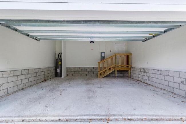 Building Photo - 1204 Hope St