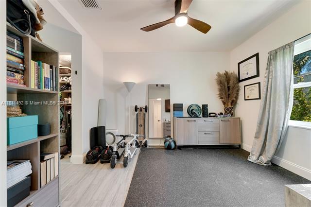 Building Photo - 1355 Biarritz Dr