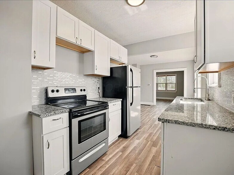 Building Photo - 833 Lilley Ave