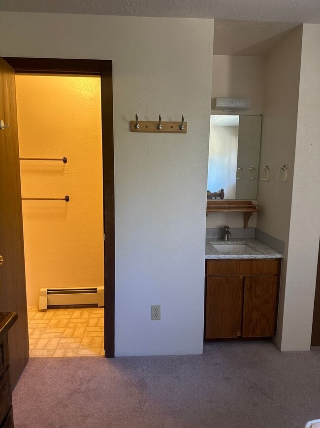 Building Photo - 2 bed plus large loft! All utilities inclu...